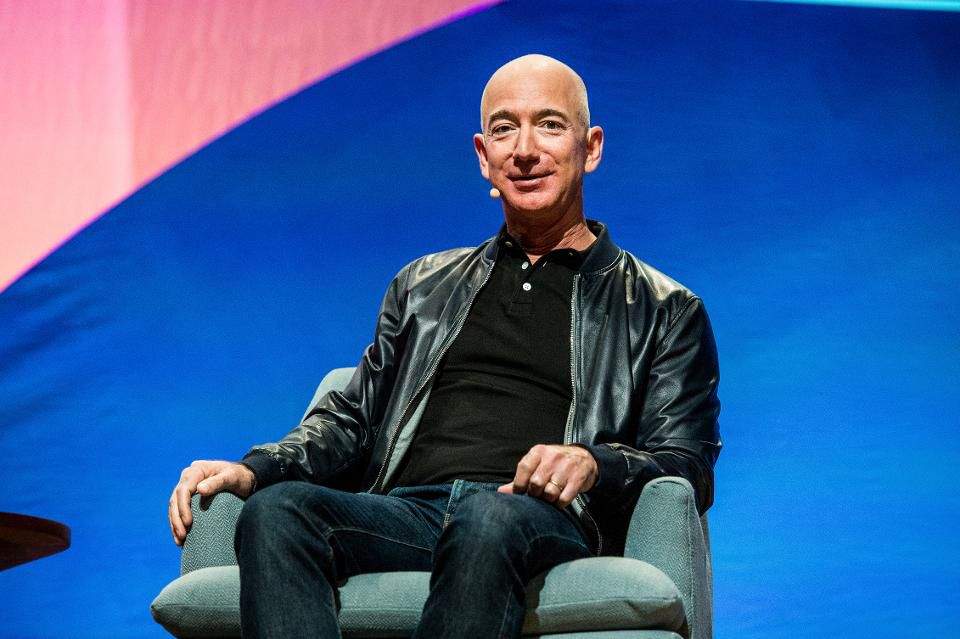 Jeff Bezos Is On The Verge Of Loosing His Title As World’s Richest Man-Markedium