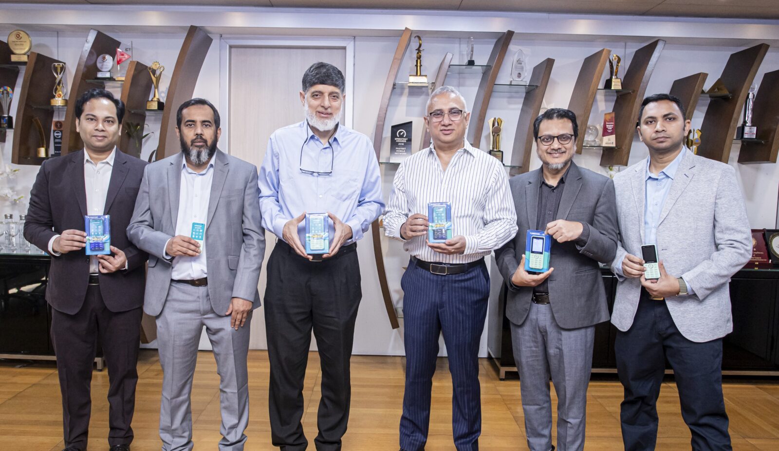 Photo Grameenphone Proton Launch Bangladeshs Most Affordable 4G Cloud Phone