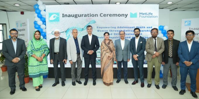 Metlife Foundation and MIDAS to Train 500 Youth in Mobile Repairing and Entrepreneurship Image